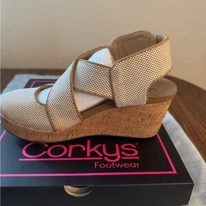 Corky’s Case Closed Caramel Combo wedges in size 6.
